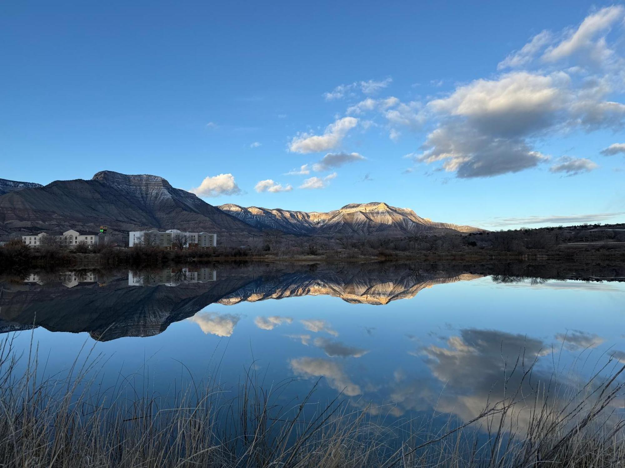 Western Slope Suites Parachute Екстер'єр фото